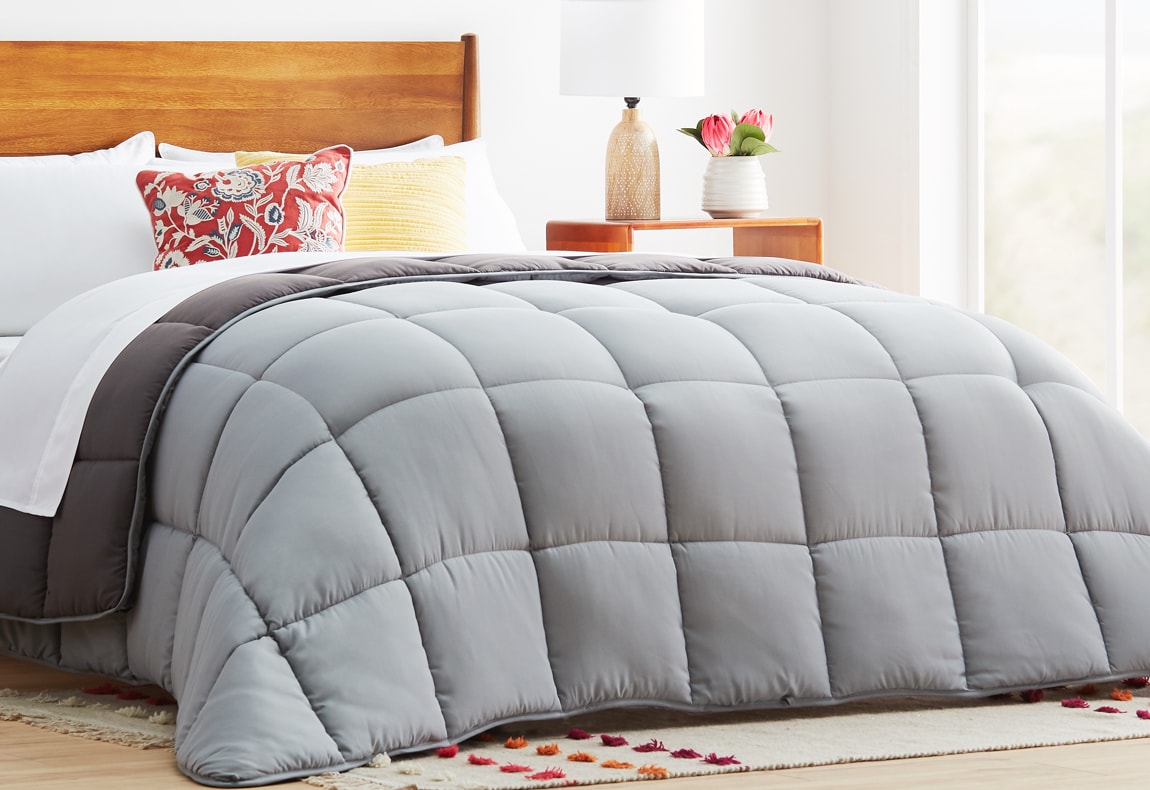 Seward Park Solid Reversible Color Microfiber Comforter,Hypoallergenic Plush Mi 