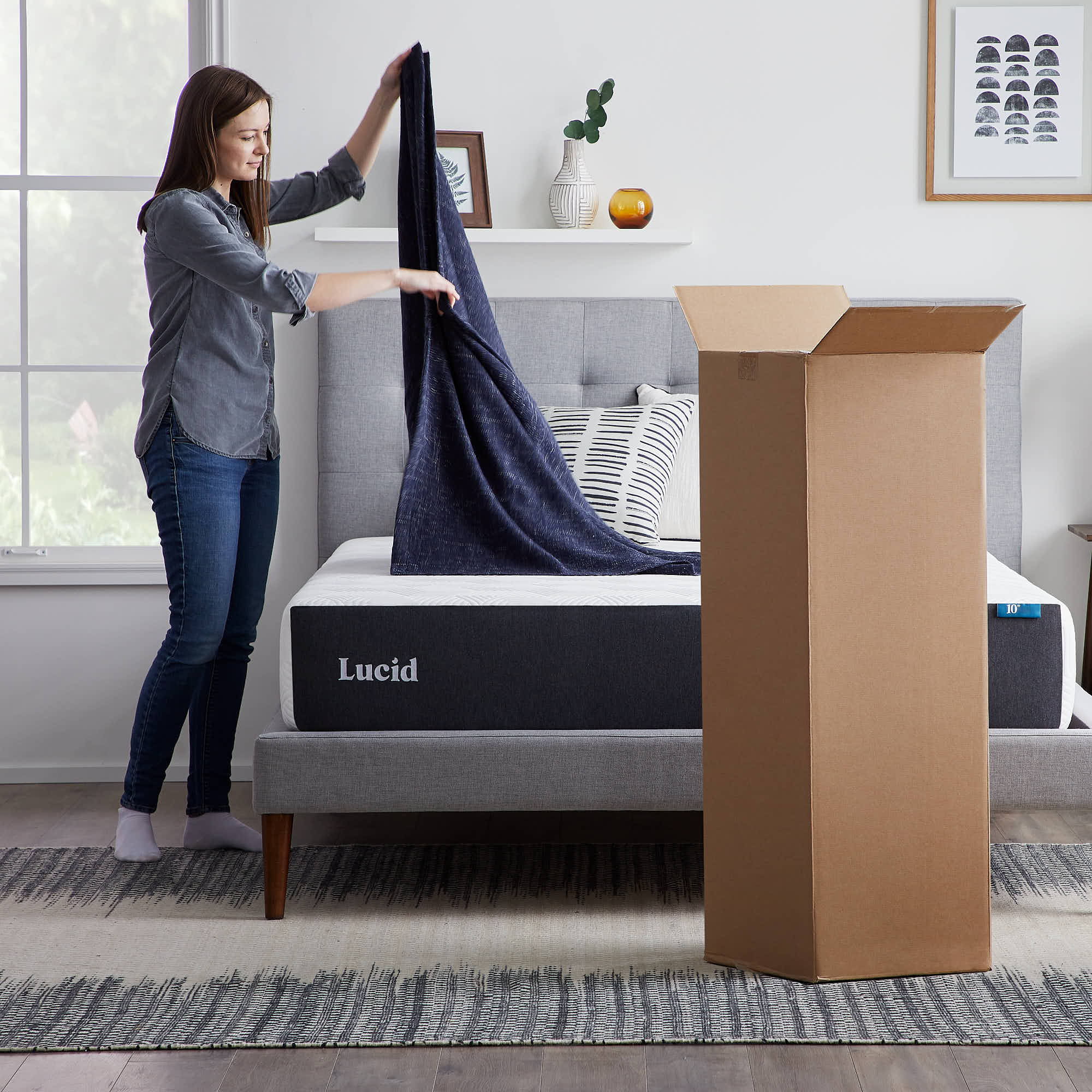Unboxing and decorating a Lucid mattress
